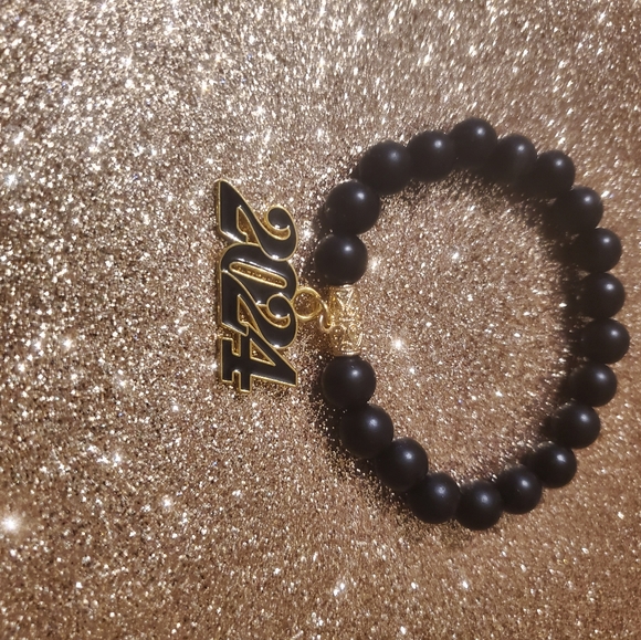 2024 BRACELET FOR THAT SPECIAL GRADUATE. - Picture 5 of 12